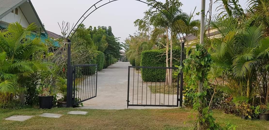 Nadee Resort ウドーンターニー エクステリア 写真